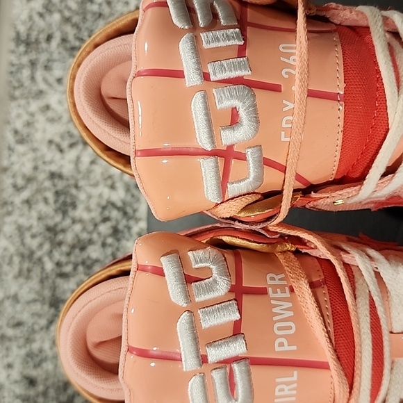 Feng Chen Wang Coverse - Picture 7 of 7